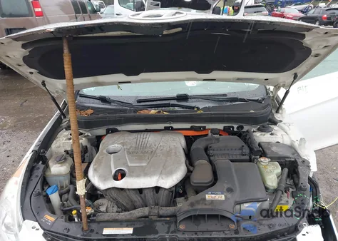 2014 Hyundai Sonata Hybrid z USA, uszkodzony, nr VIN KMHEC4A4XEA111366